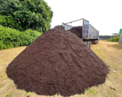 Raw chicken manure from farms.PNG